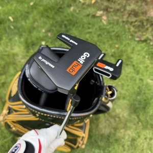 Calong Golf Hub Golf Putter black colors 34/35inch With Full CNC Milled Face Headcover RH Men Golf Clubs -Stroke In Game Progress